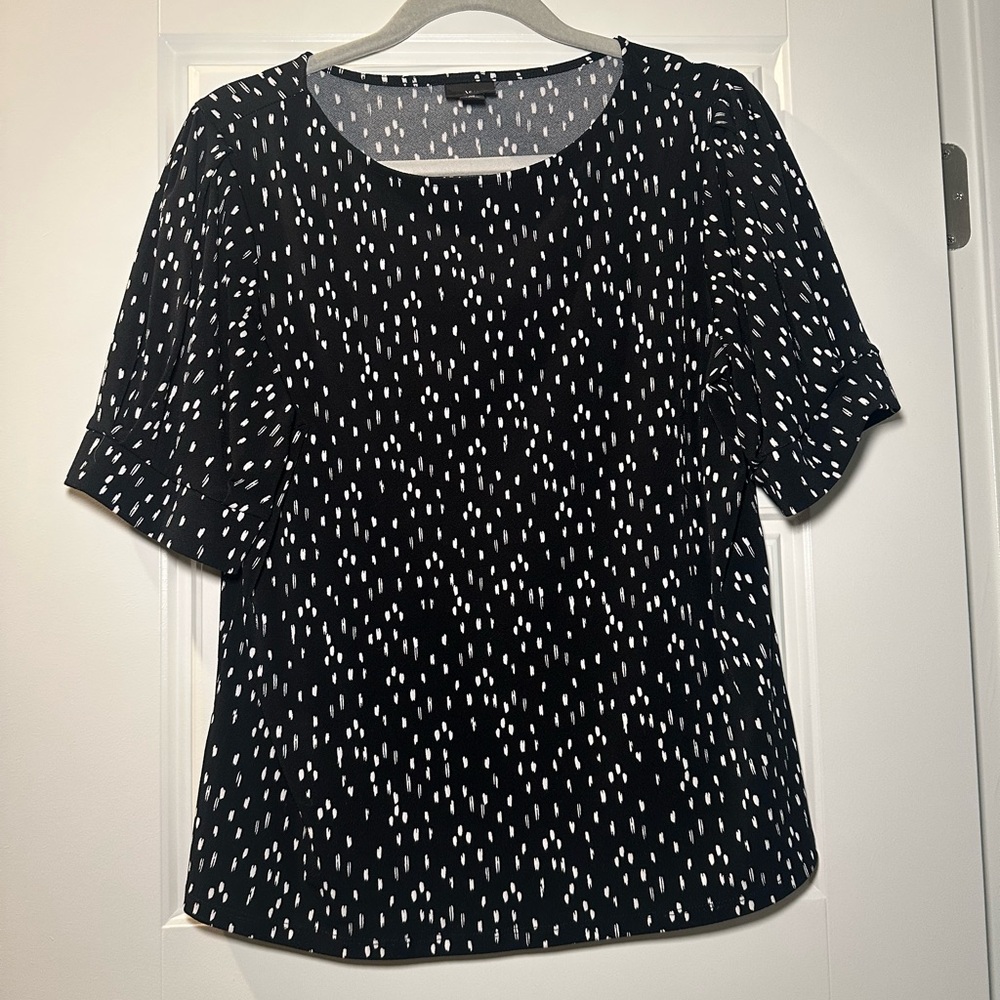 Black and white Worthington blouse